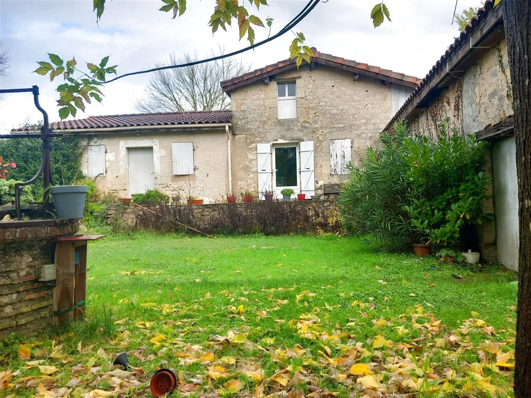 Deux maisons en pierre à La Réole, proche de la gare et de l'autoroute 