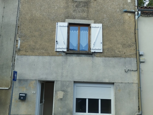 Maison de bourg de 68 m2 avec jardin et parcelle de terre à Brigueuil