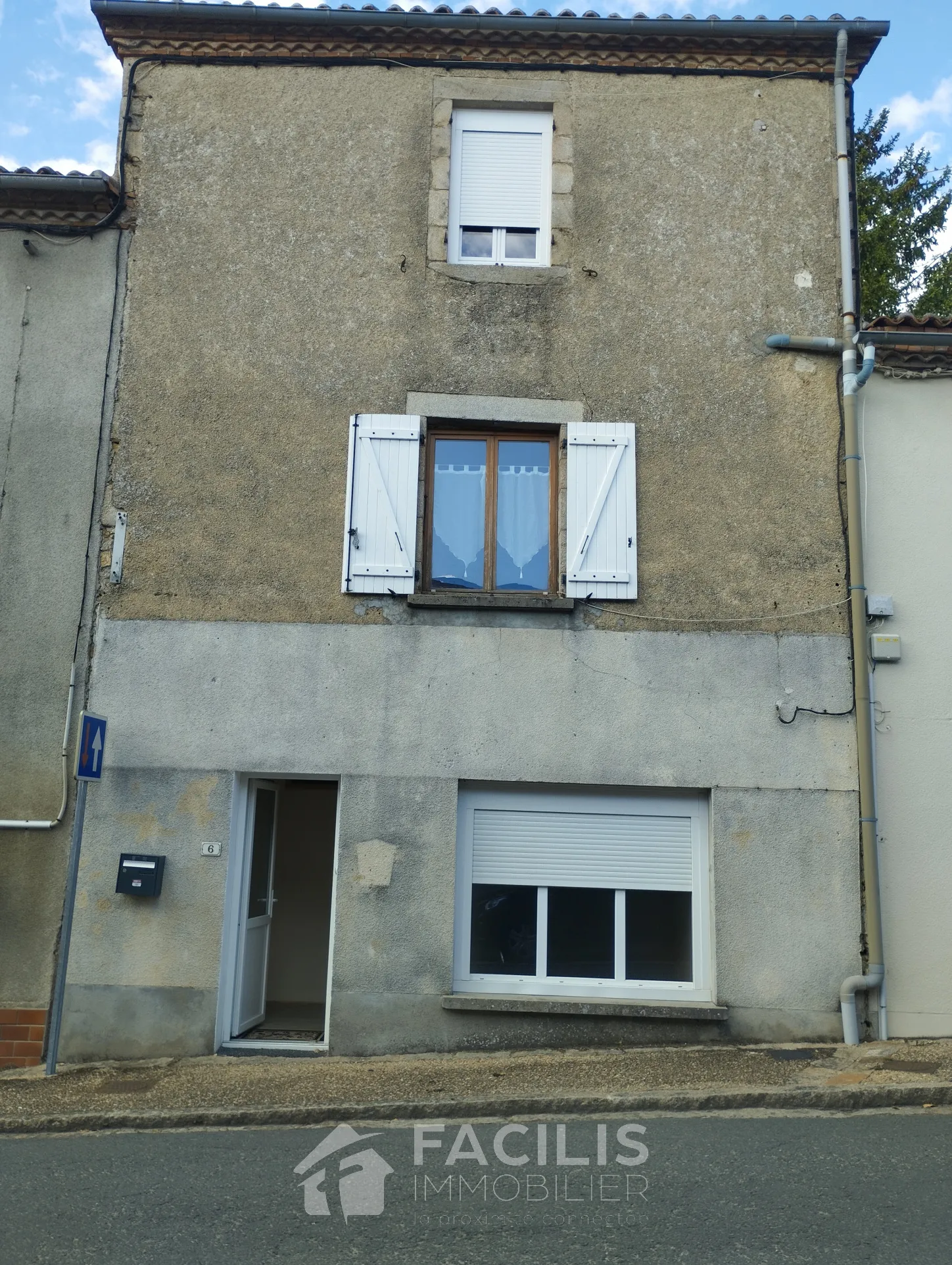 Maison de bourg de 68 m2 avec jardin et parcelle de terre à Brigueuil 