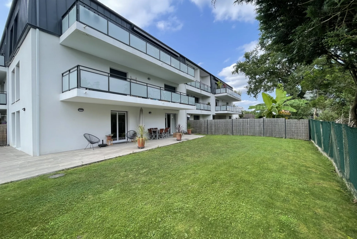 Appartement T3 à vendre à Pau centre avec terrasse, jardin et 2 parkings en sous-sol 