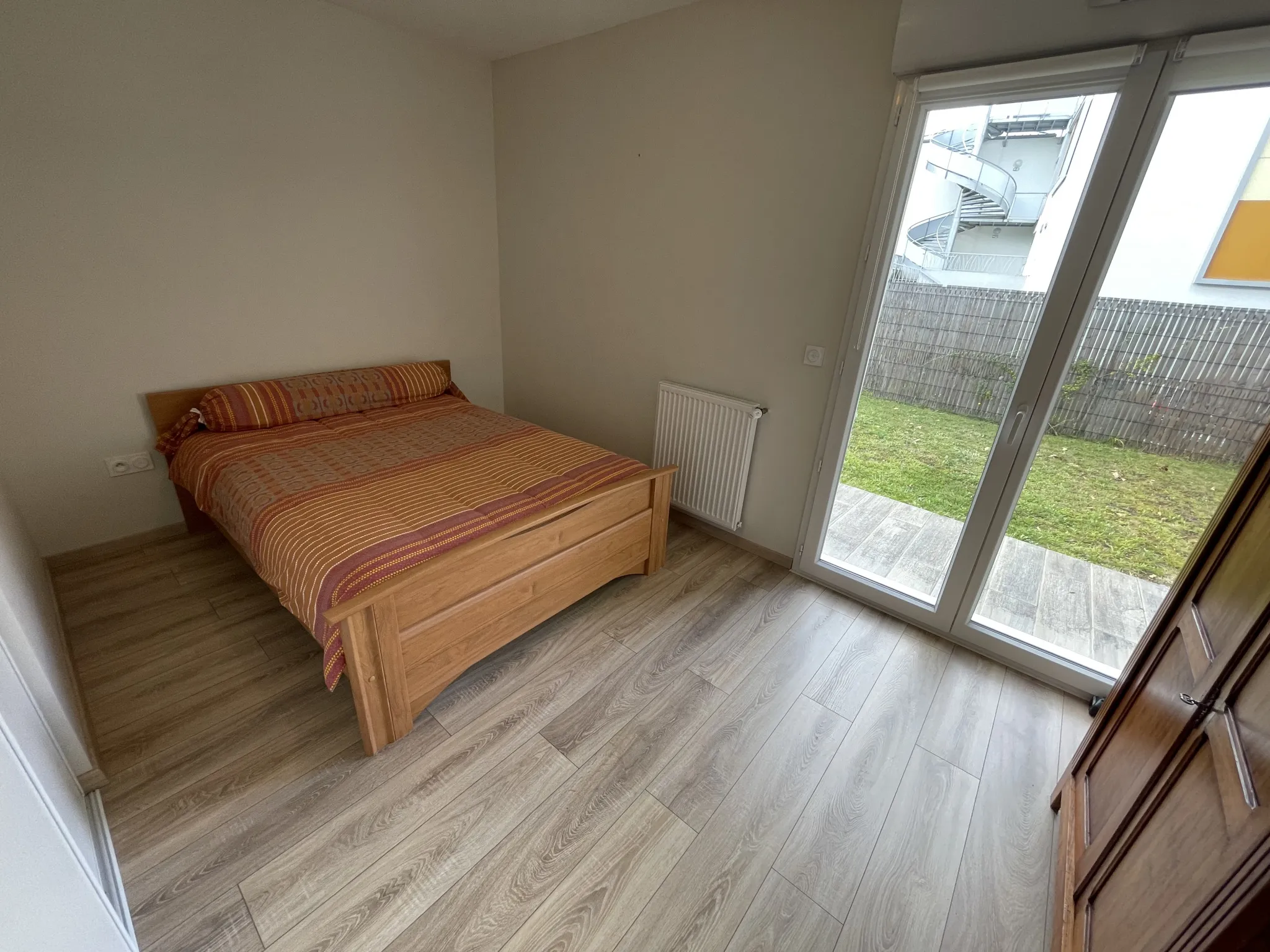 Appartement T3 à vendre à Pau centre avec terrasse, jardin et 2 parkings en sous-sol 