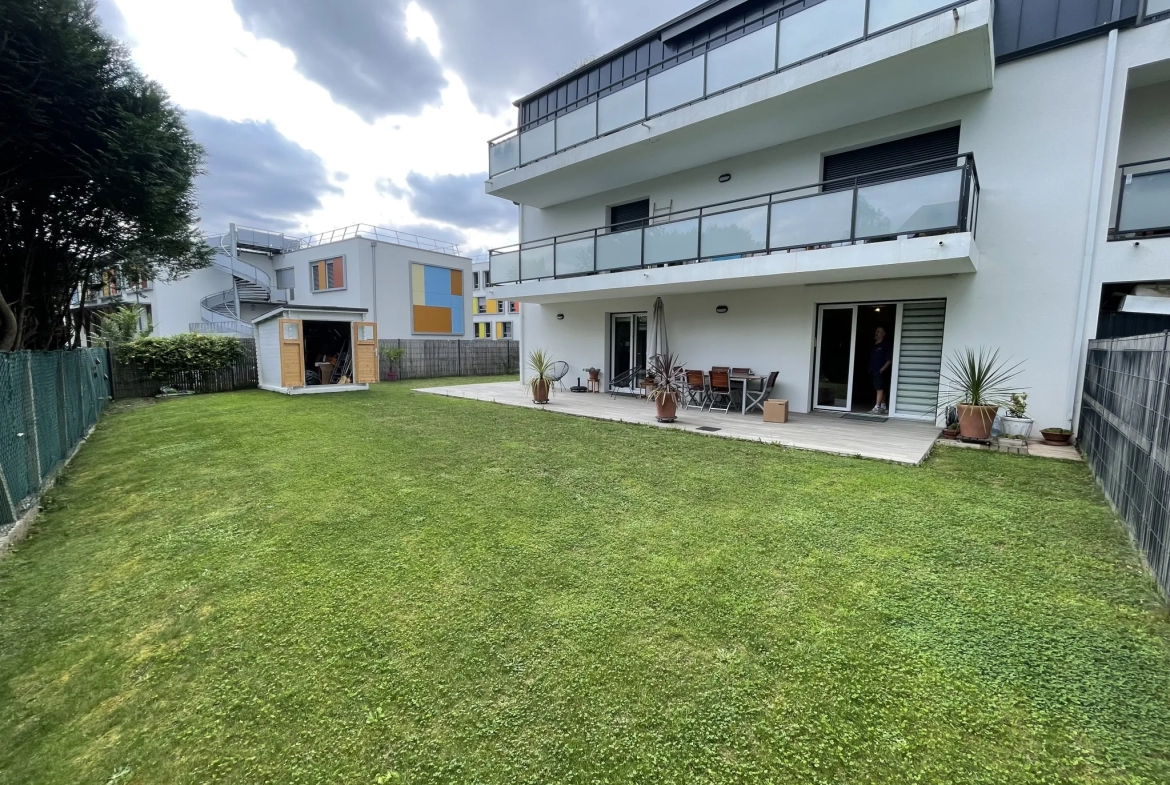 Appartement T3 à vendre à Pau centre avec terrasse, jardin et 2 parkings en sous-sol 