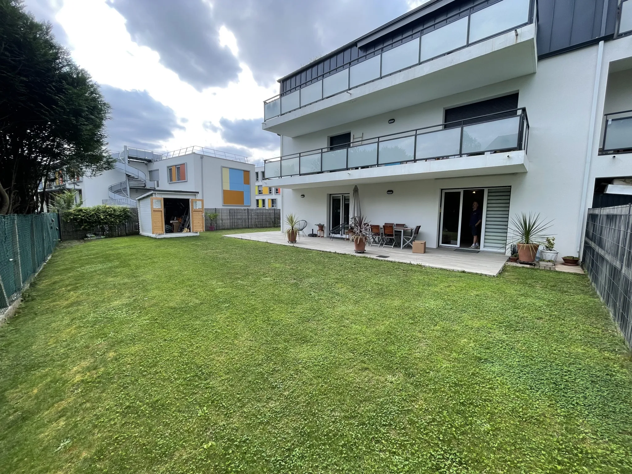 Appartement T3 à vendre à Pau centre avec terrasse, jardin et 2 parkings en sous-sol 