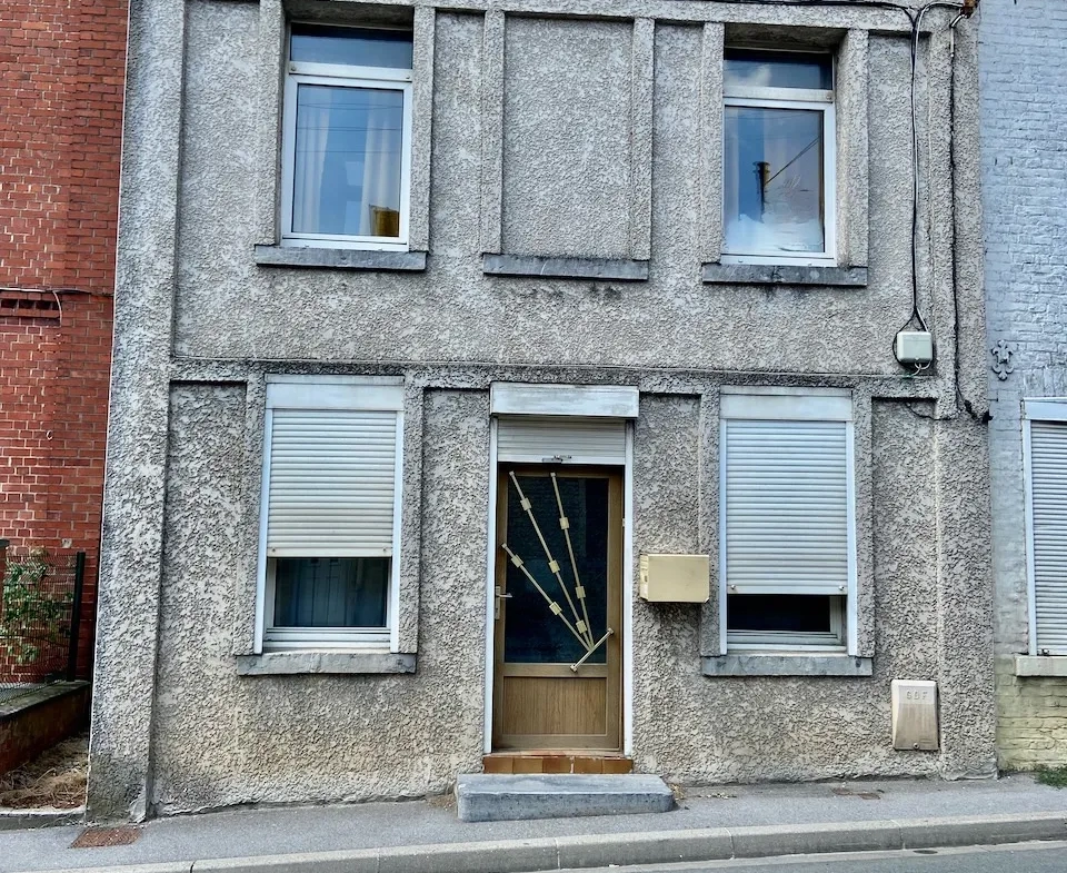 Maison semi-individuelle avec cour à Louvroil 