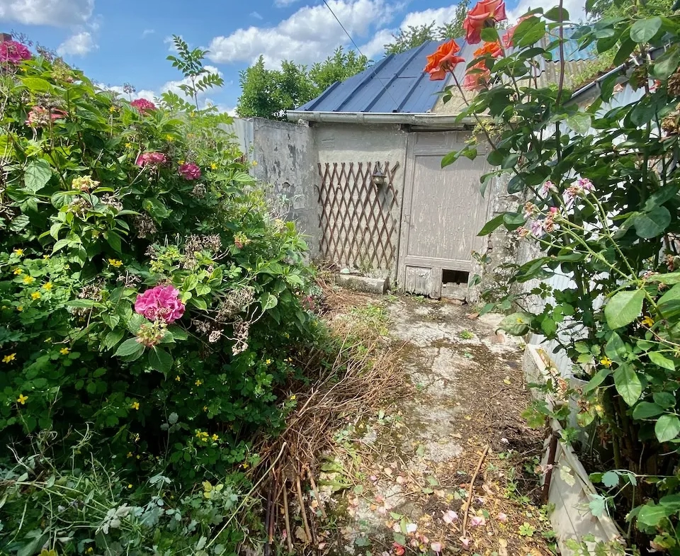 Maison semi-individuelle avec cour à Louvroil 