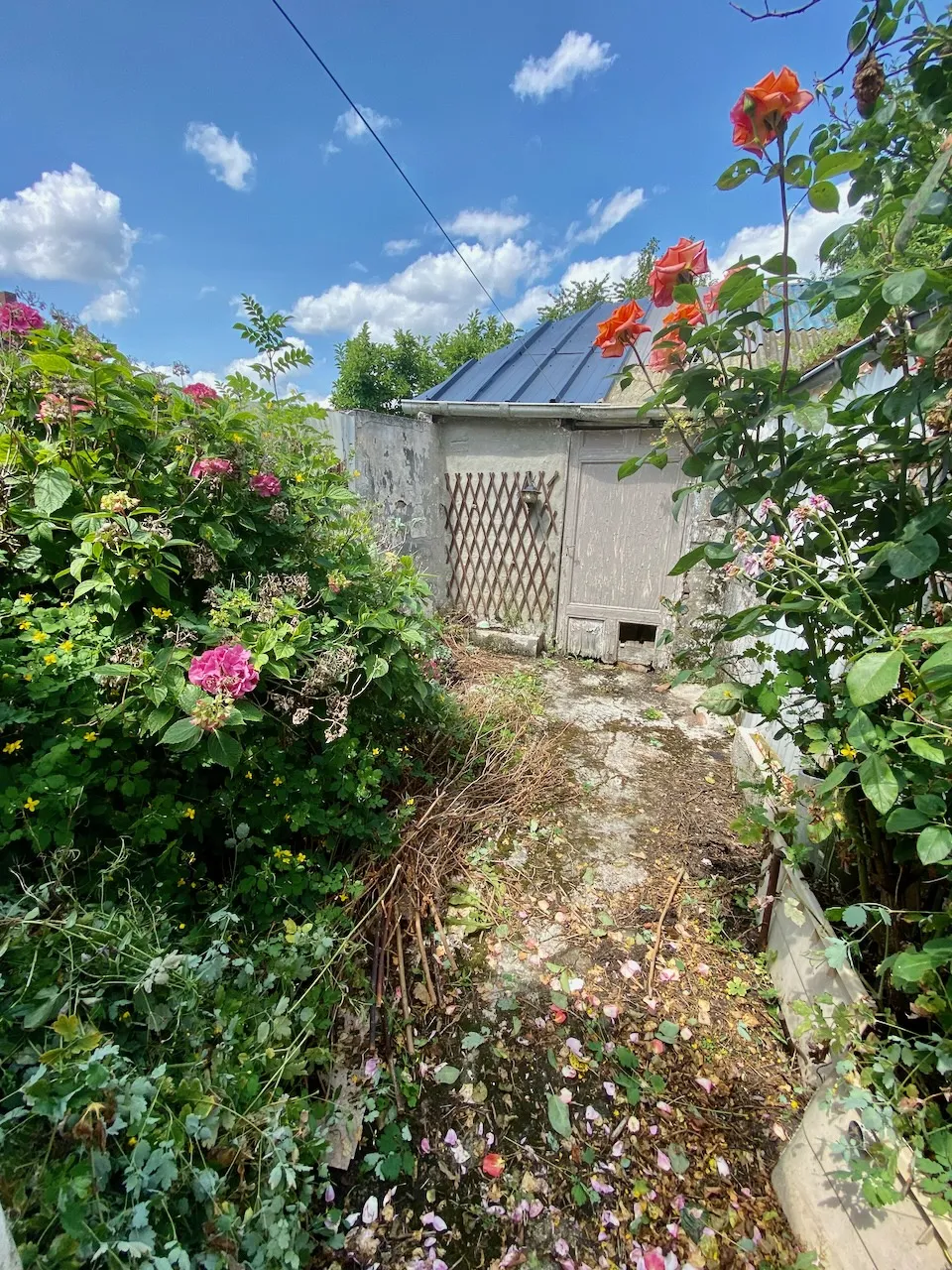 Maison semi-individuelle avec cour à Louvroil 