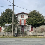 Maison à rénover avec dépendances et grand terrain à Monprimblanc