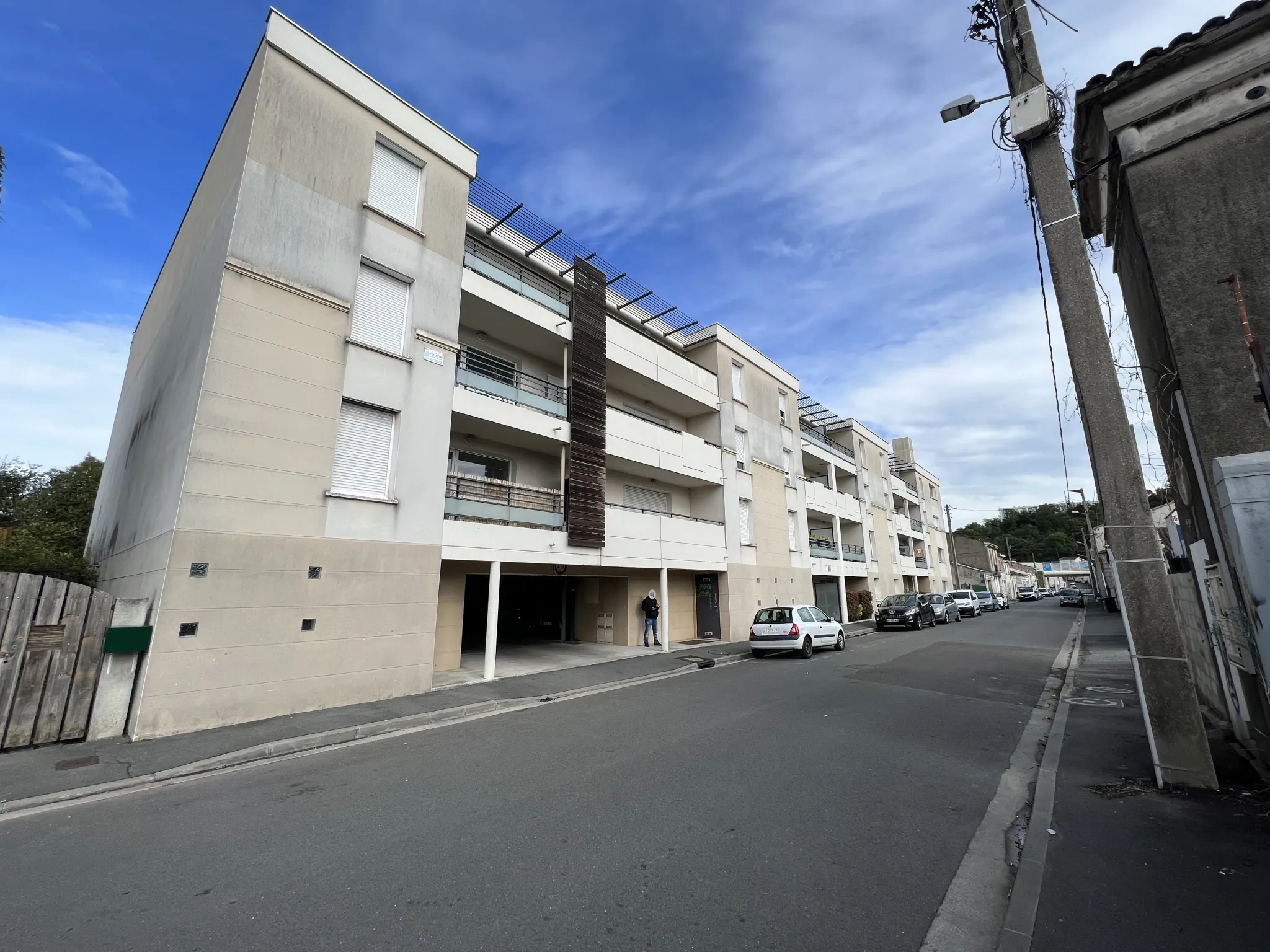 CENON T2 avec parking à vendre 