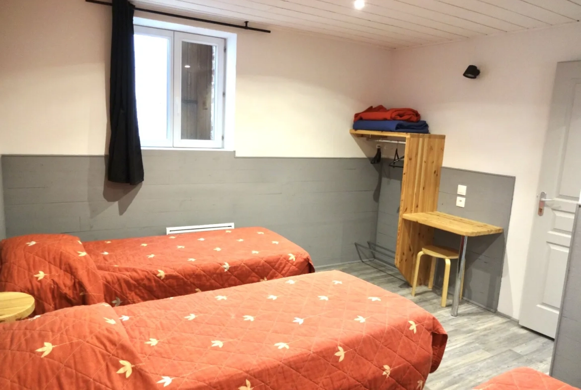 Idéal gîtes ou location saisonnière - 6 chambres - 32 couchages - vendu meublé 