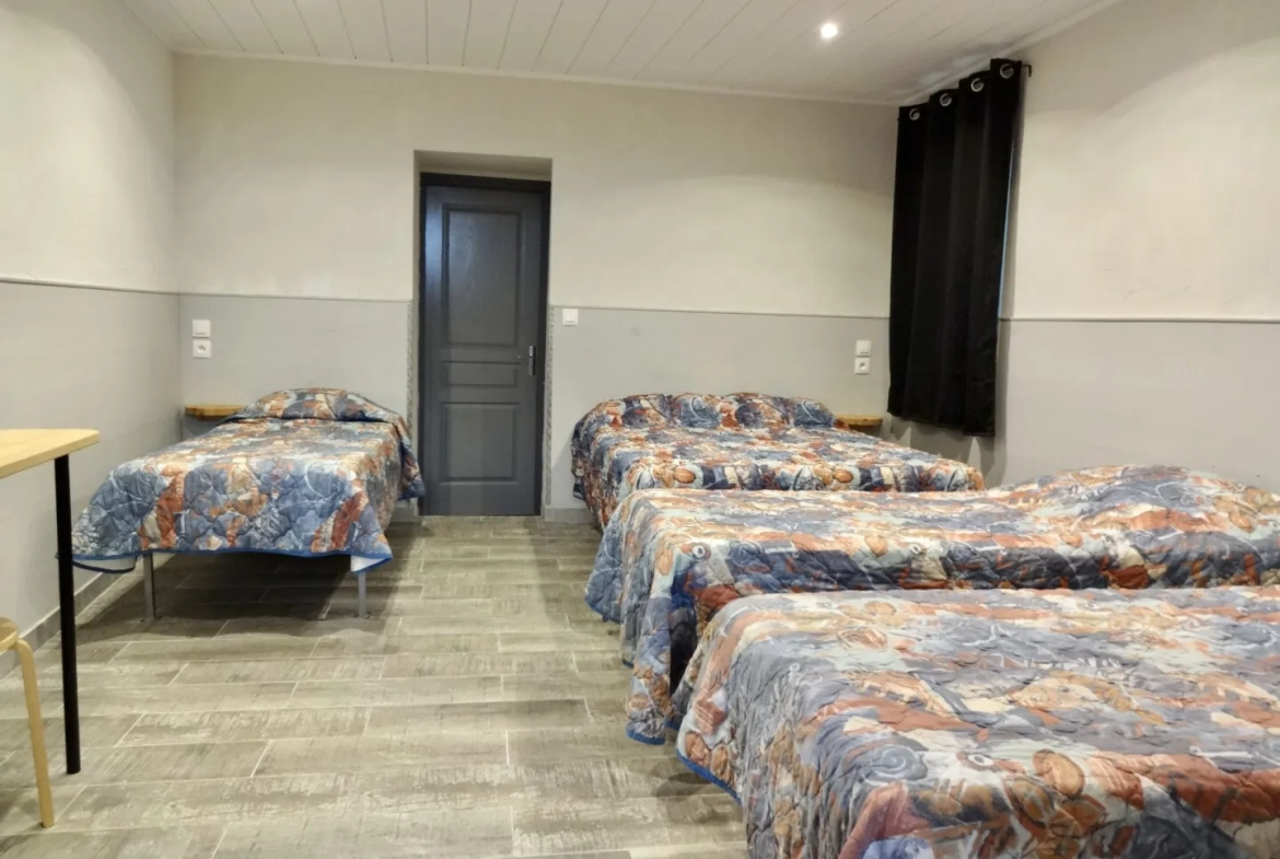 Idéal gîtes ou location saisonnière - 6 chambres - 32 couchages - vendu meublé 