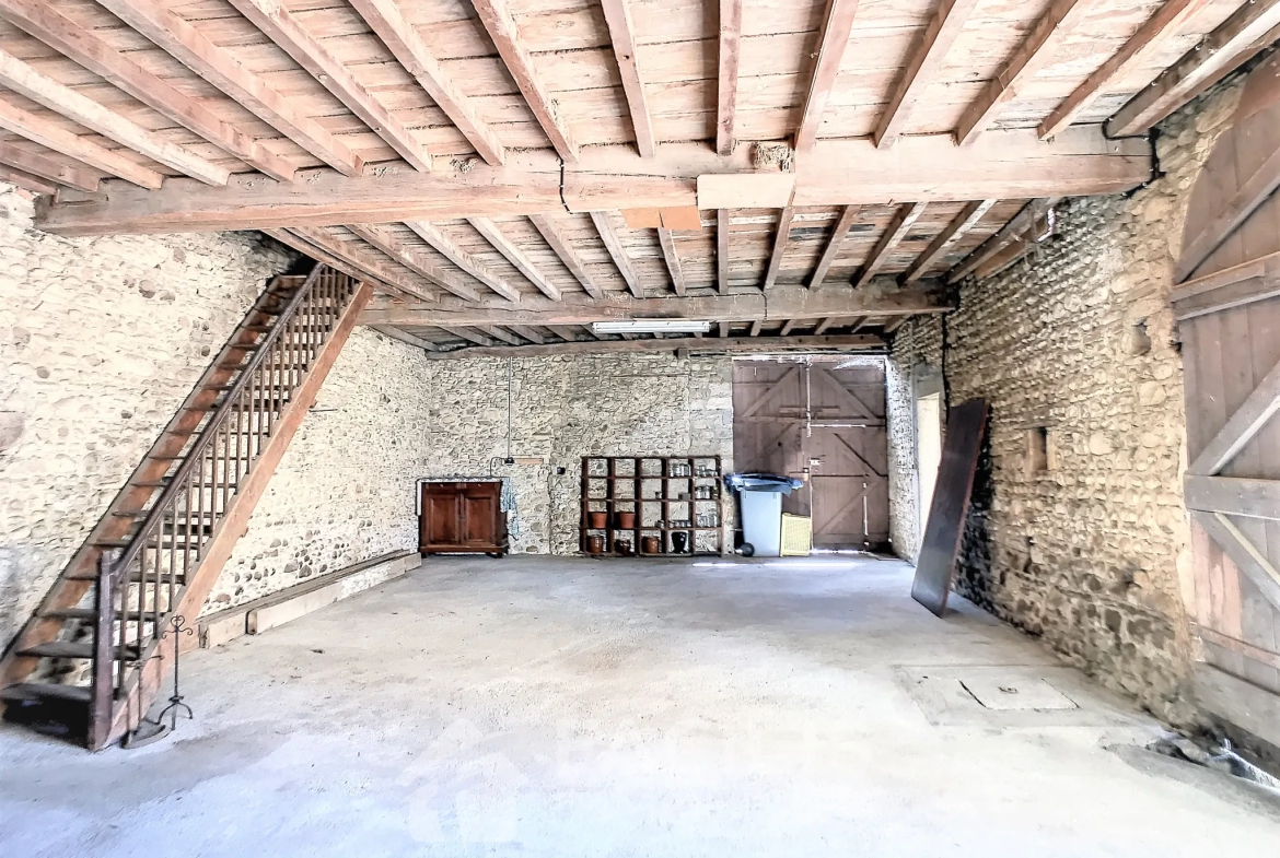 Bel enclos béarnais en pierres à Monein (64360) - Maison avec 4 chambres 