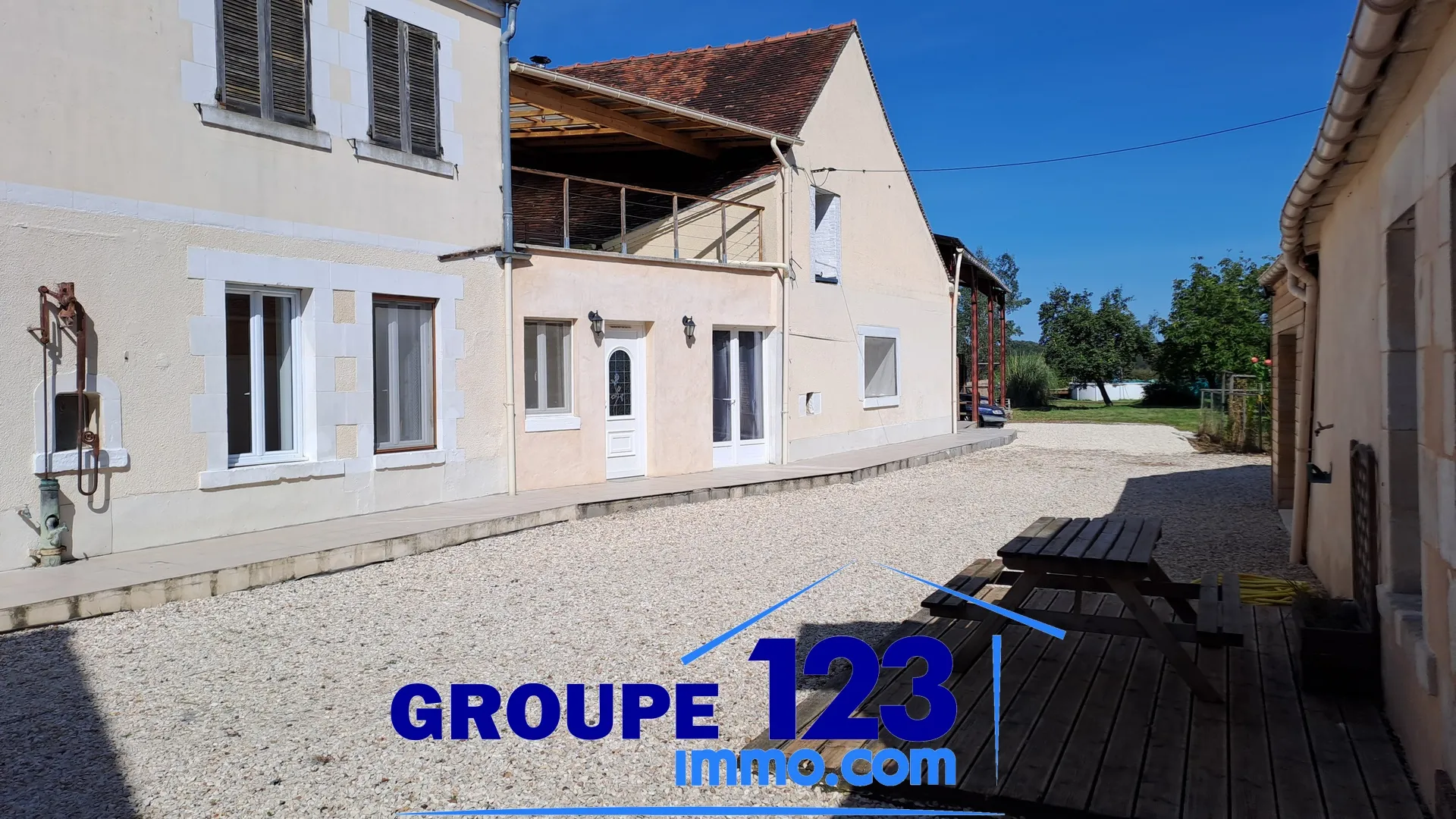 Maison ancienne entièrement rénovée, 3 ou 4 chambres à Appoigny 