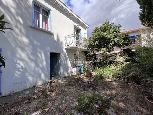 Nîmes 1950s House with Garden