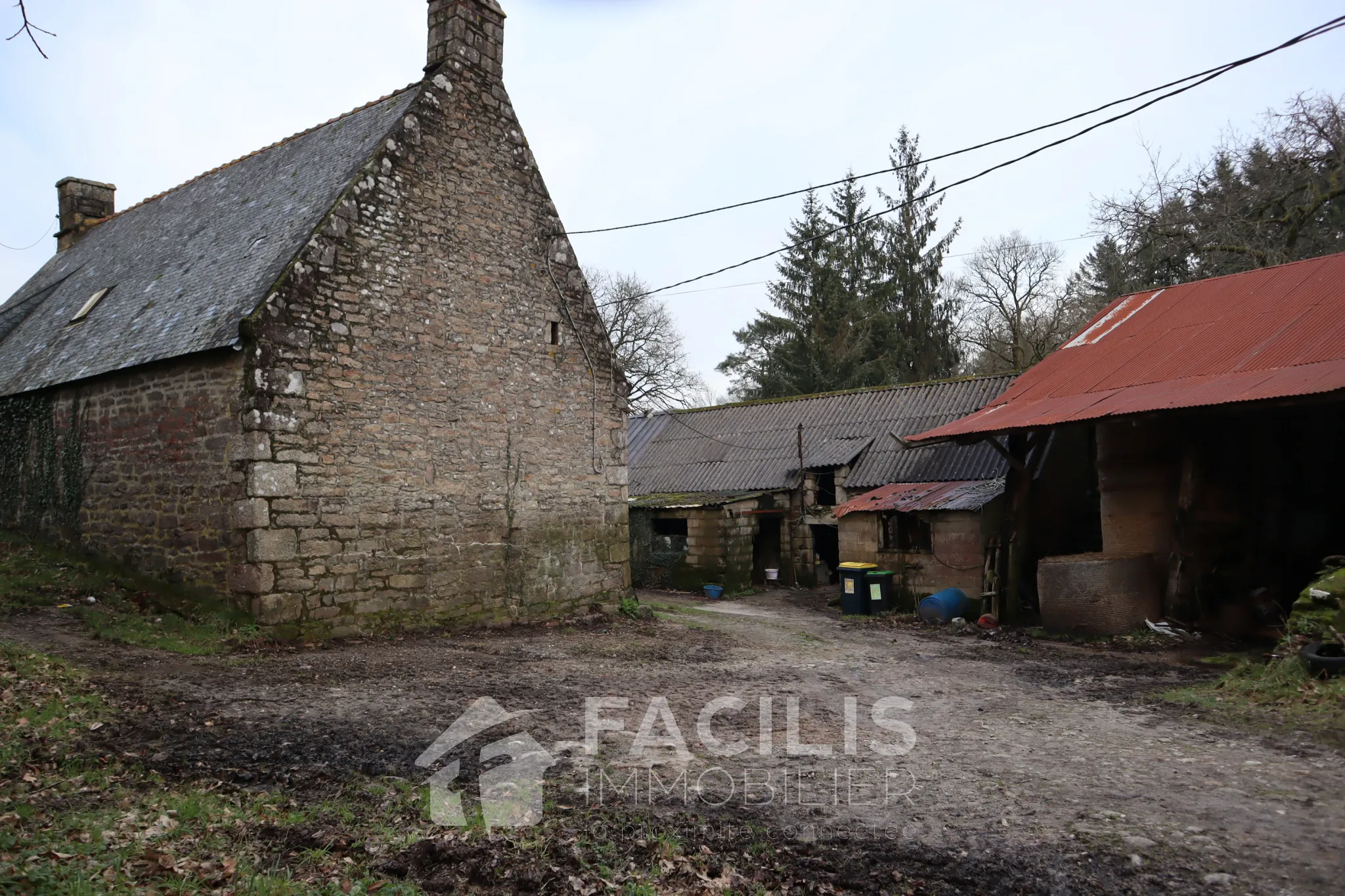 Maison traditionnelle à rénover entièrement à Bubry 