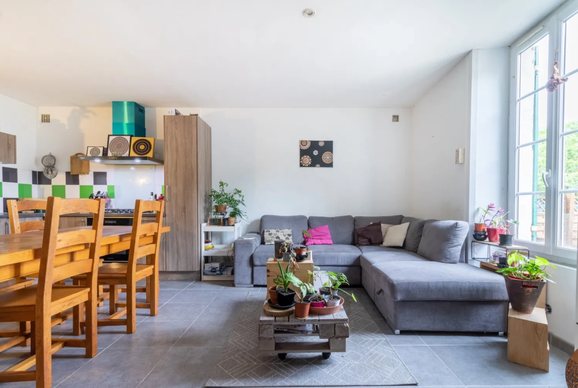 Maison Louée, 87 m2, 3 Chambres, Jardin, Garage à Saint-Savinien 