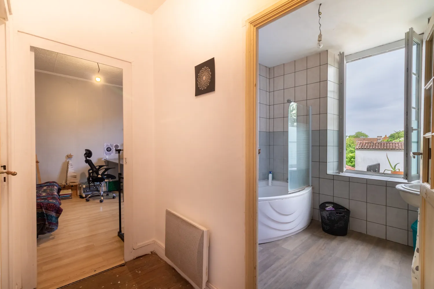 Maison Louée, 87 m2, 3 Chambres, Jardin, Garage à Saint-Savinien 