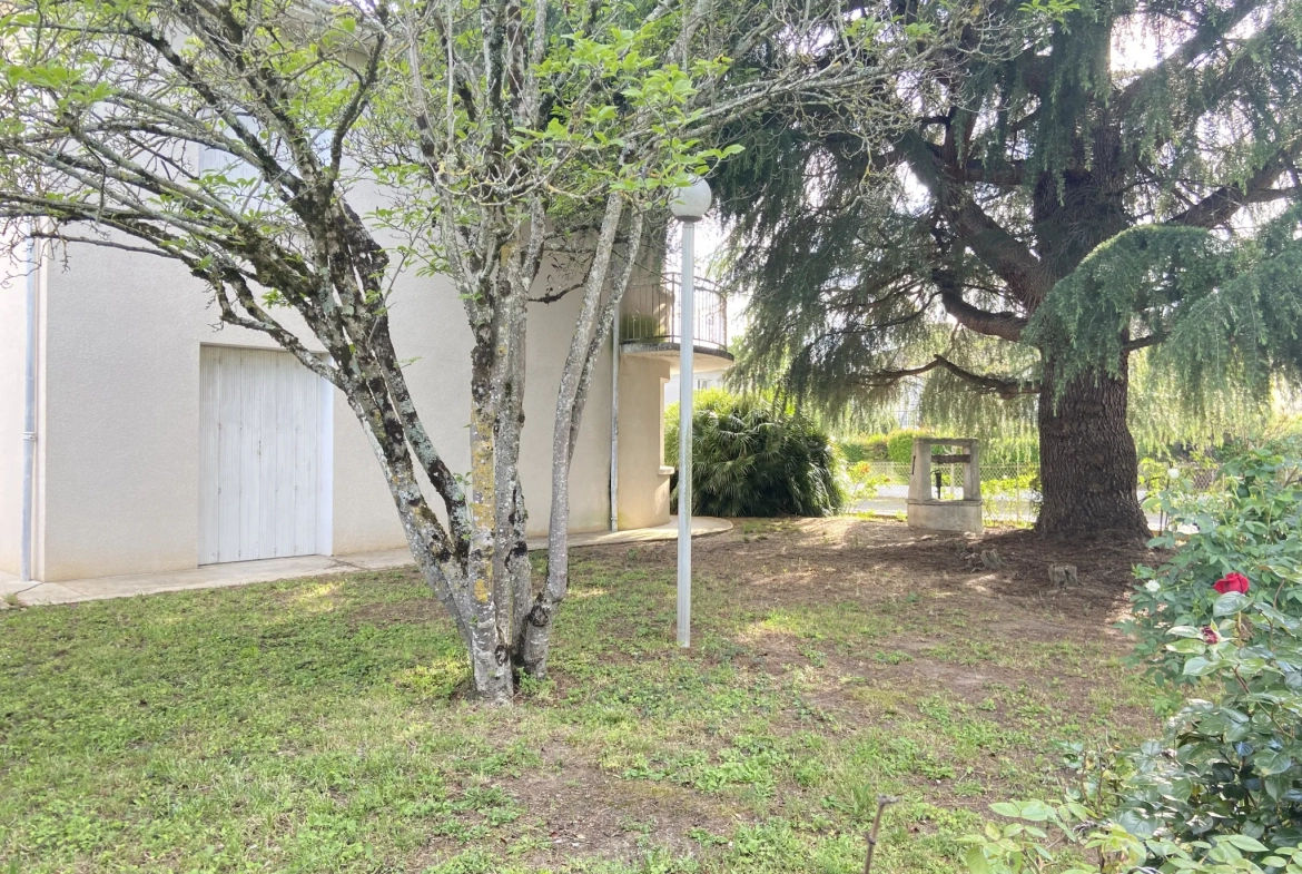 Villa située dans un quartier calme avec terrasse et 5 chambres 