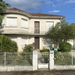 Villa située dans un quartier calme avec terrasse et 5 chambres