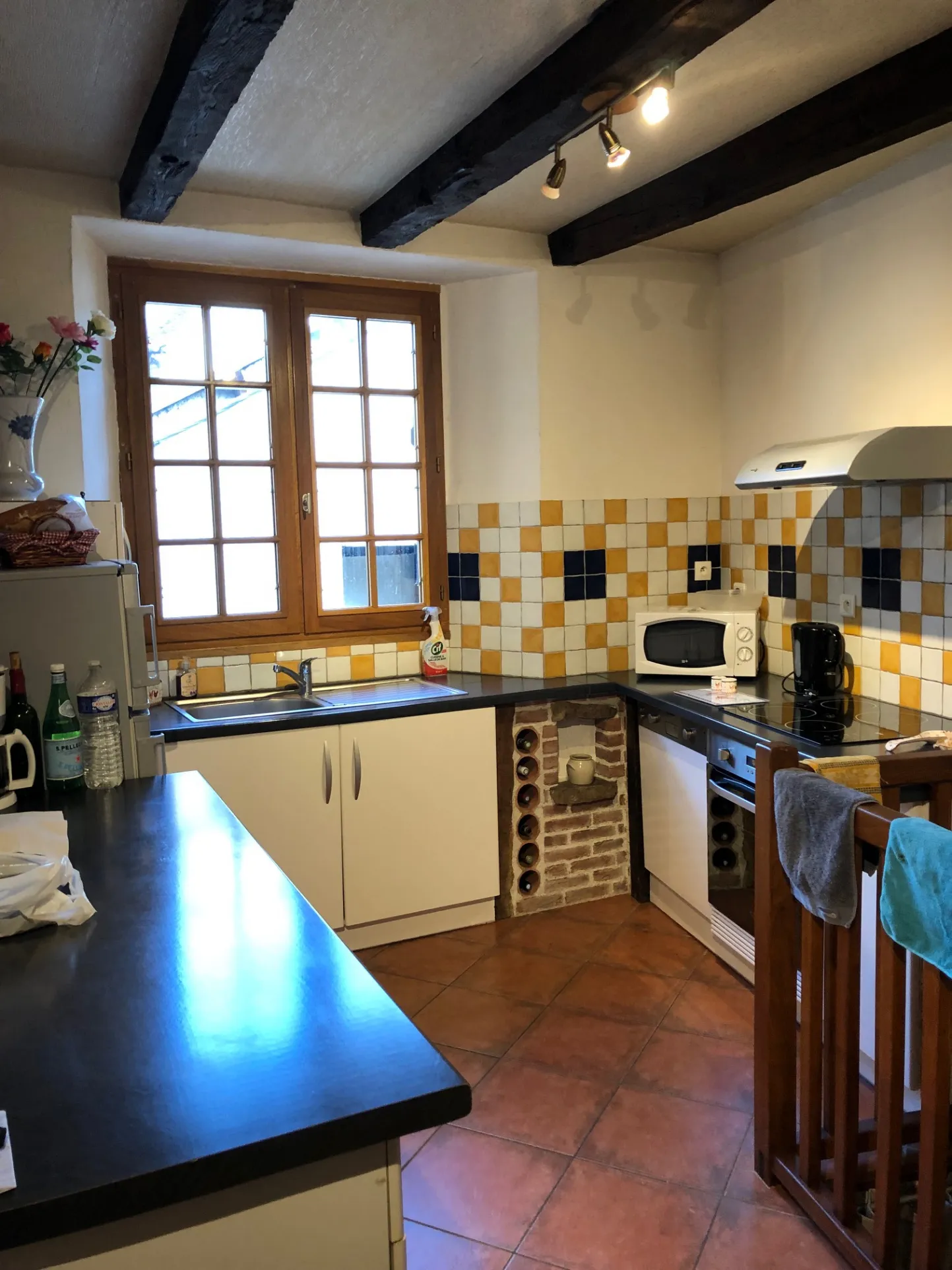 Maison en pierre avec balcon et garage à Beaulieu-sur-Dordogne 