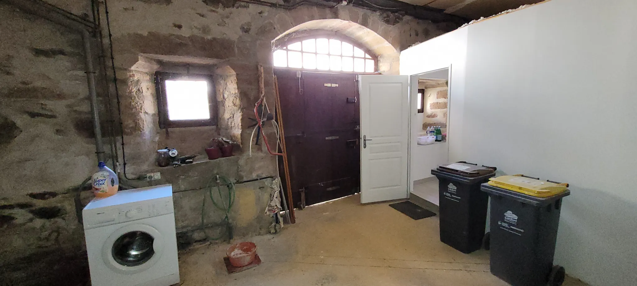 Maison en pierre avec balcon et garage à Beaulieu-sur-Dordogne 