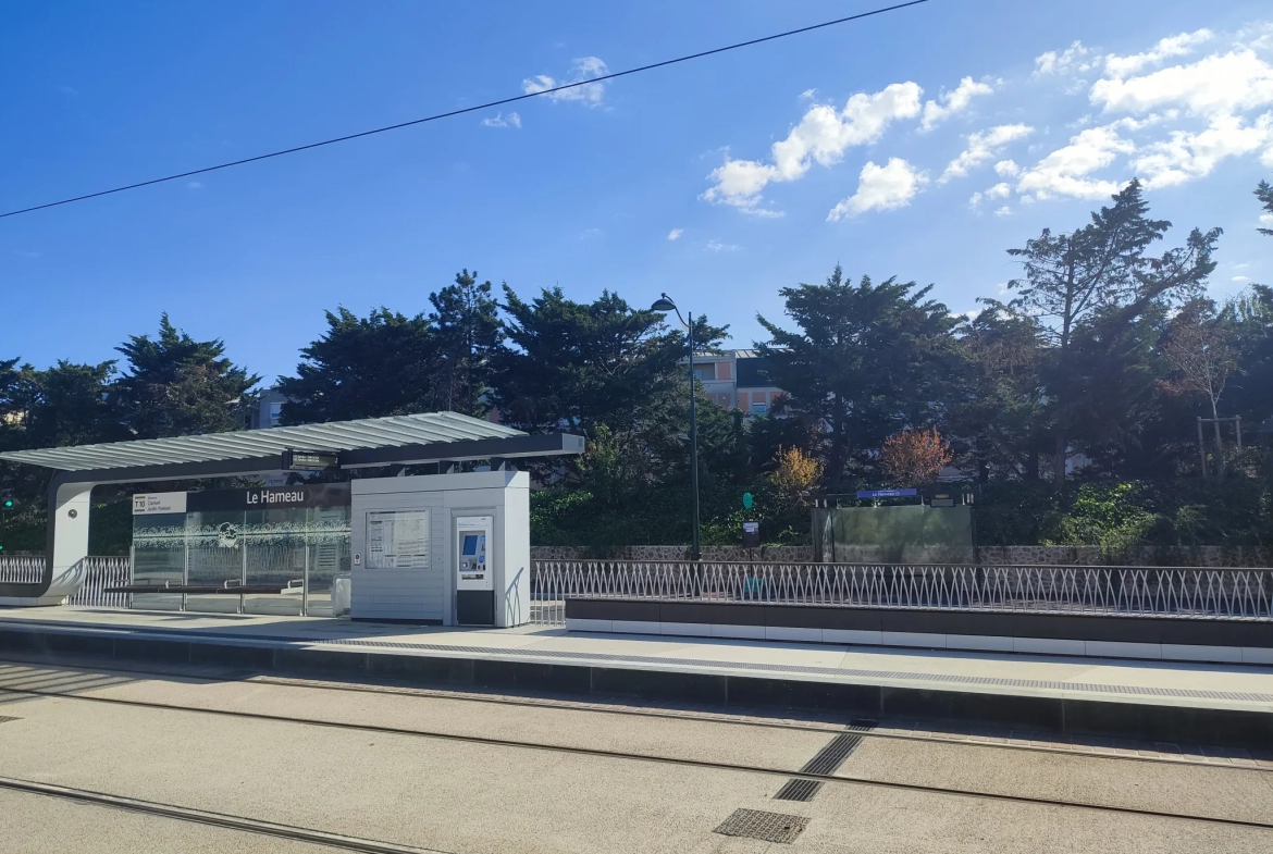 F2 avec loggia au pied du Tram T10 au Plessis-Robinson ! 