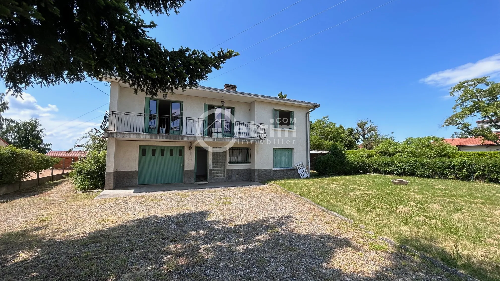 Lezoux, maison de 6 pièces avec garage et jardin sur une parcelle de 1.975 m2 