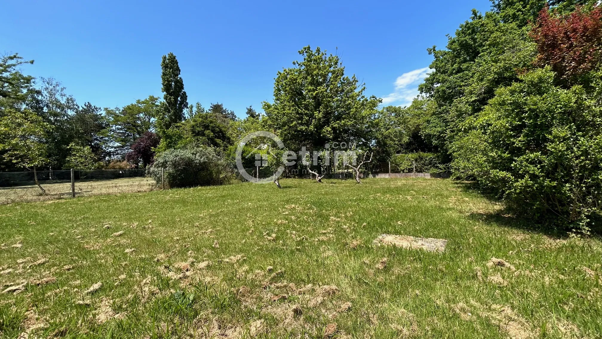 Lezoux, maison de 6 pièces avec garage et jardin sur une parcelle de 1.975 m2 