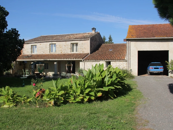 Maison Charentaise à Epargnes, Proche Cozes - 3 chambres - Grand jardin