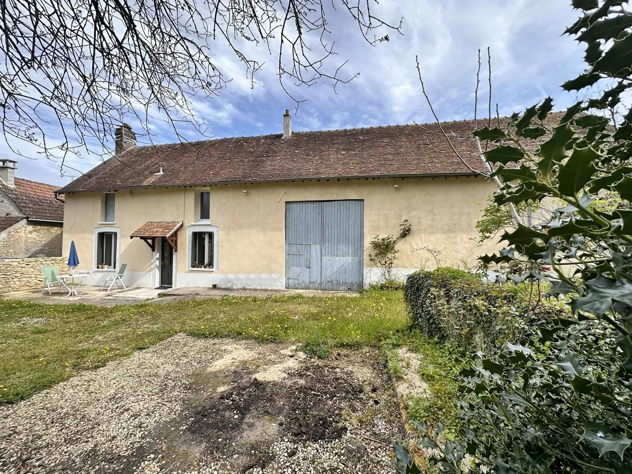 FERMETTE BRIARDE Rénovée à PROVINS avec Jardin Clos 