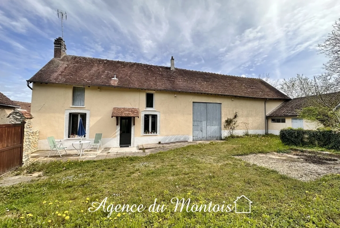 FERMETTE BRIARDE Rénovée à PROVINS avec Jardin Clos 