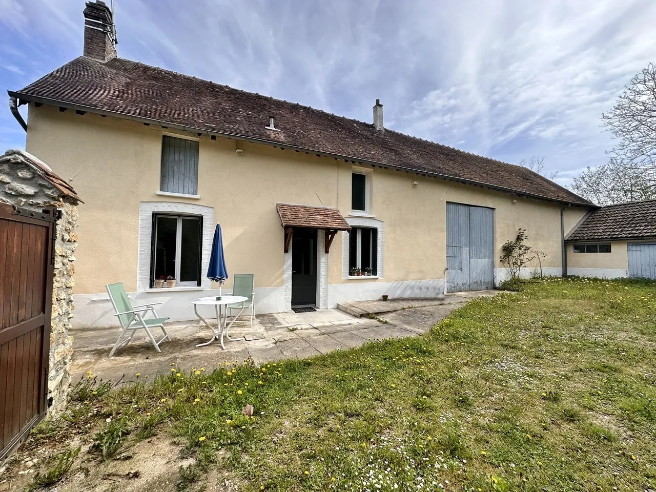 FERMETTE BRIARDE Rénovée à PROVINS avec Jardin Clos 