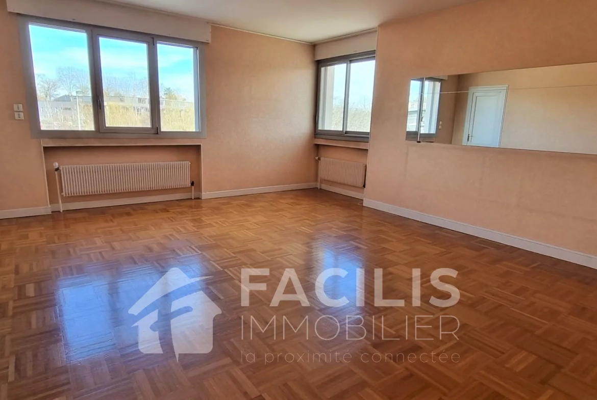 Appartement T5 112 m2 avec balcon à Bourg-en-Bresse 