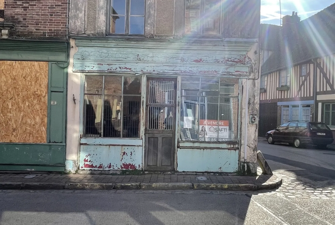 Ancien local commercial dans bourg tous commerces 