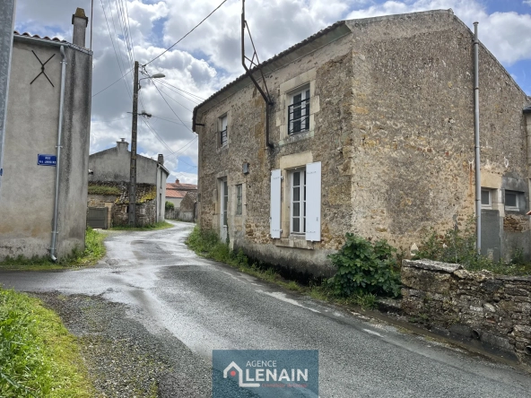 Maison à Bazoges-En-Pareds avec 4 chambres