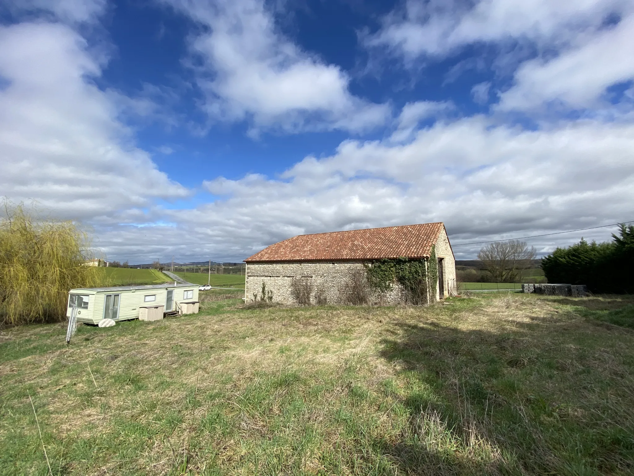 Grange à terminer de rénover à St Aubin 