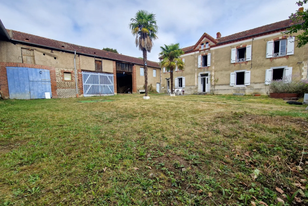 Maison de 1911 rénovée de 156 m2 à Saint-Lézer 