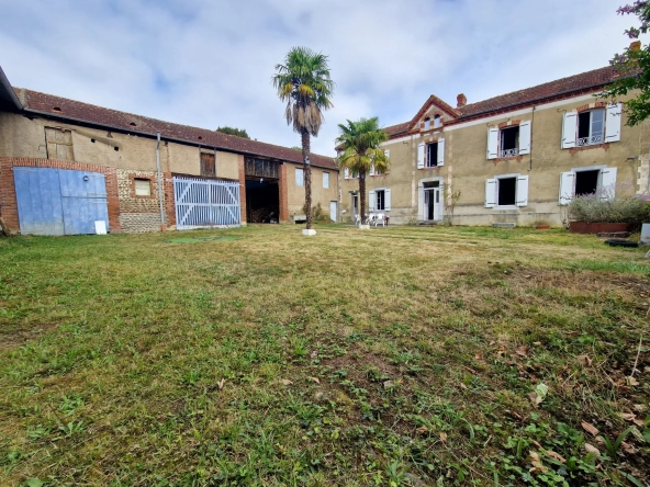 Maison de 1911 rénovée de 156 m2 à Saint-Lézer