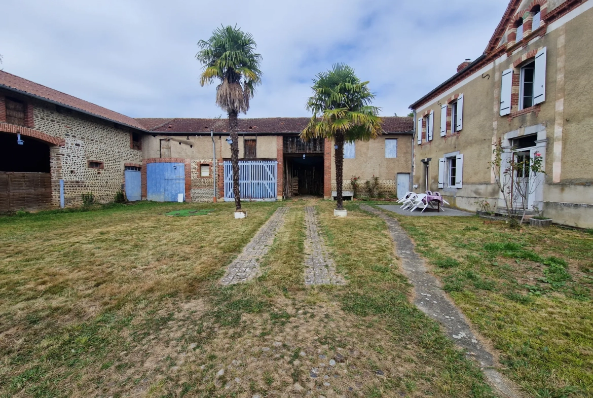 Maison de 1911 rénovée de 156 m2 à Saint-Lézer 