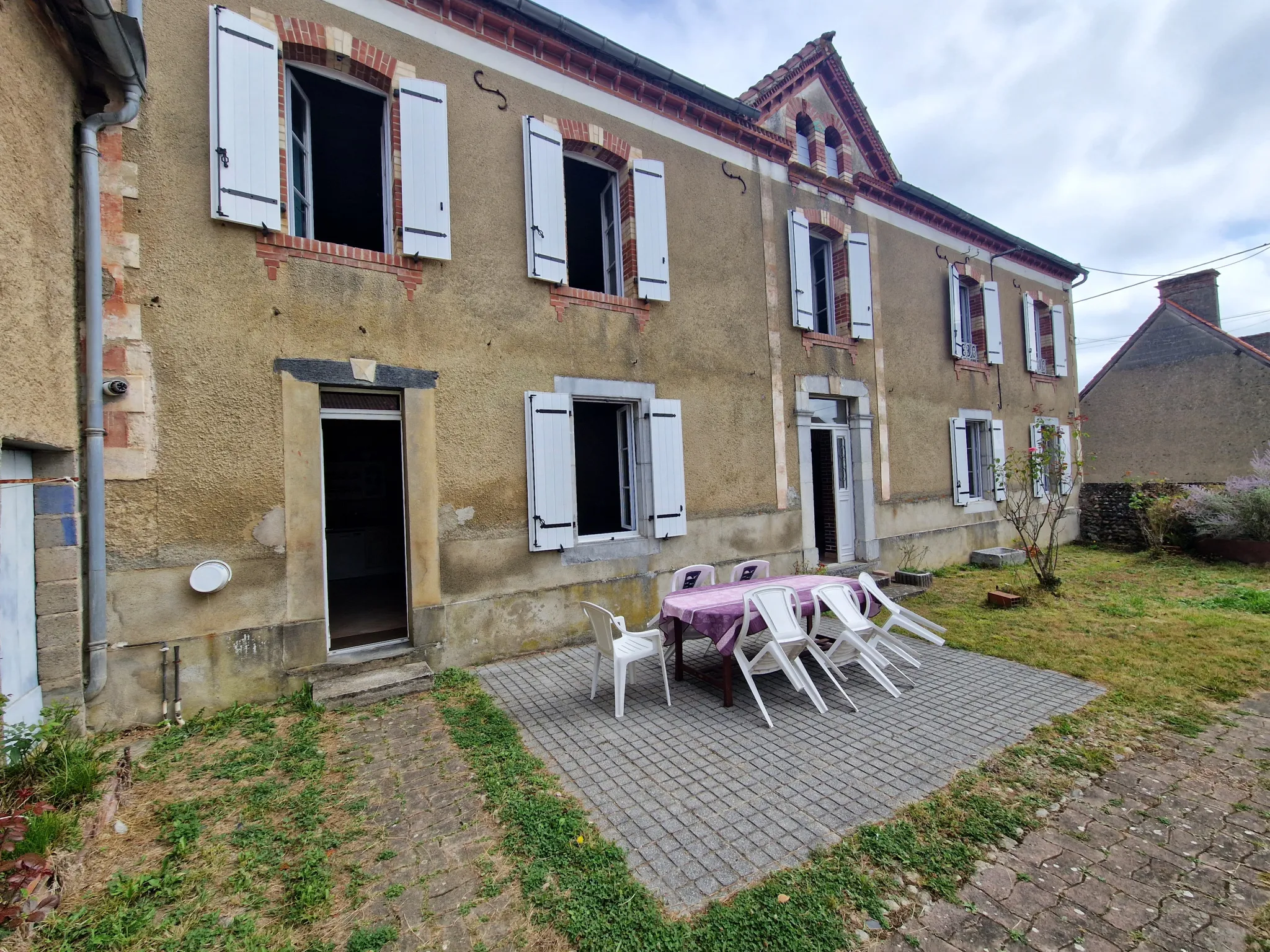 Maison de 1911 rénovée de 156 m2 à Saint-Lézer 