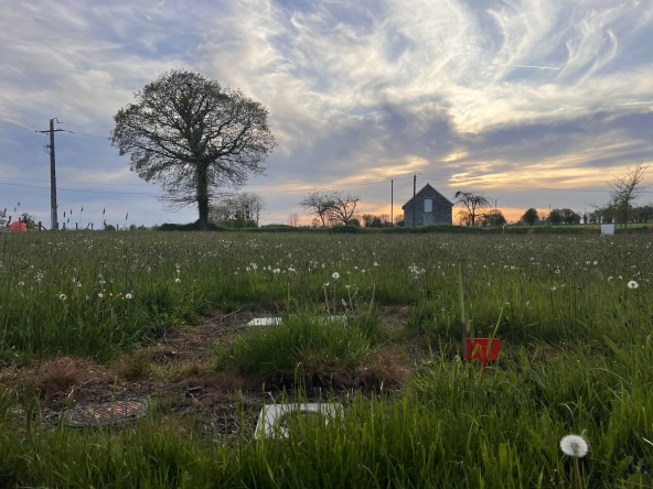 Terrain à bâtir de 865 m2 à Souleuvre en Bocage