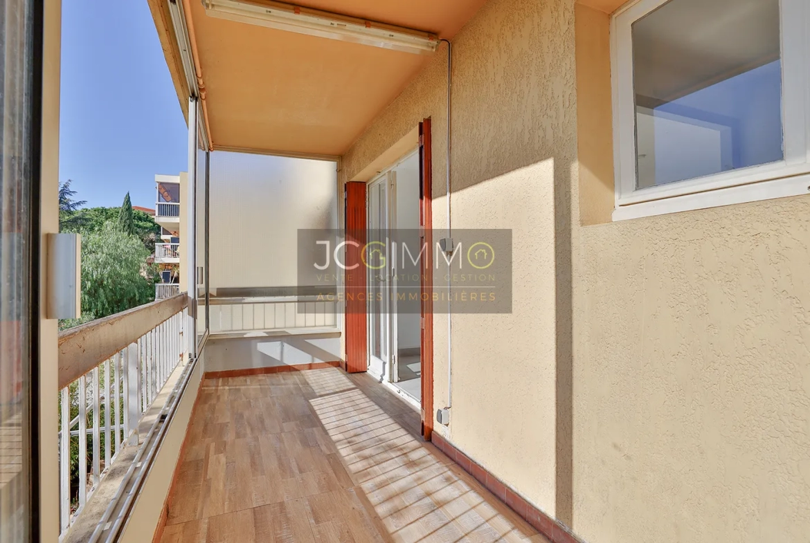 Appartement T2 à Hyeres - Quartier Olbius Riquier 