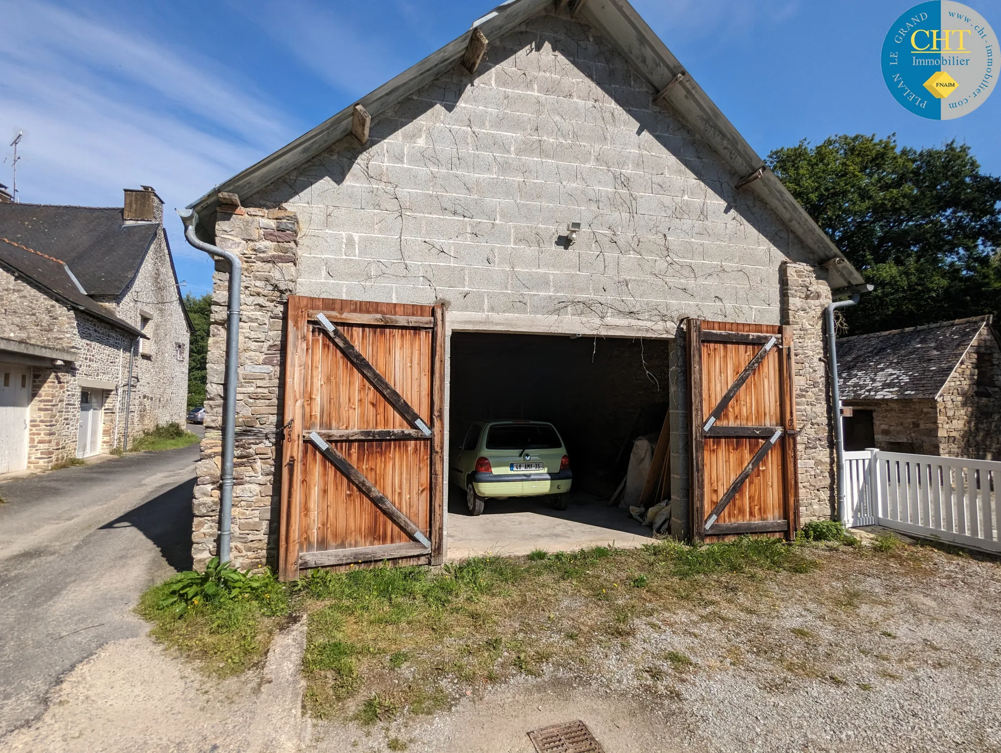 Plélan-Le-Grand : Maison en pierres de caractère à vendre 