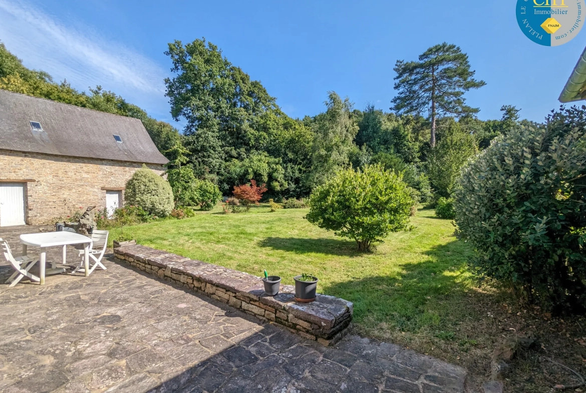 Plélan-Le-Grand : Maison en pierres de caractère à vendre 