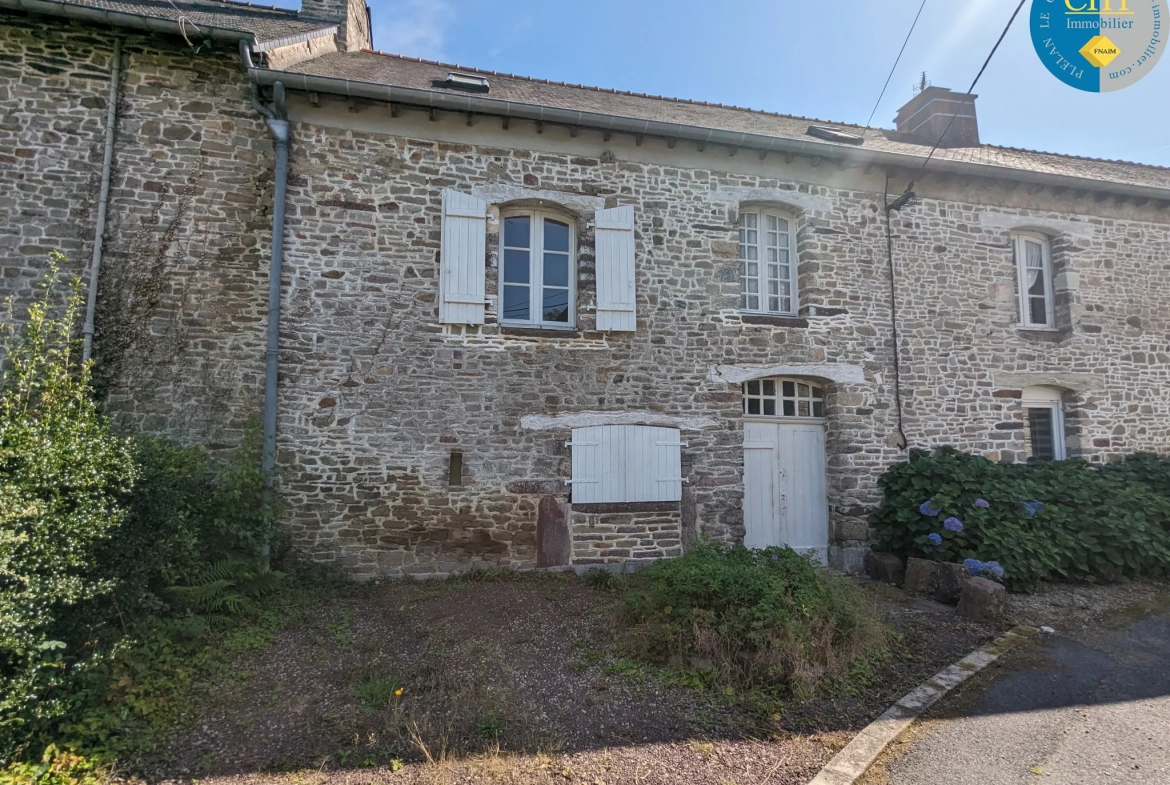 Plélan-Le-Grand : Maison en pierres de caractère à vendre 