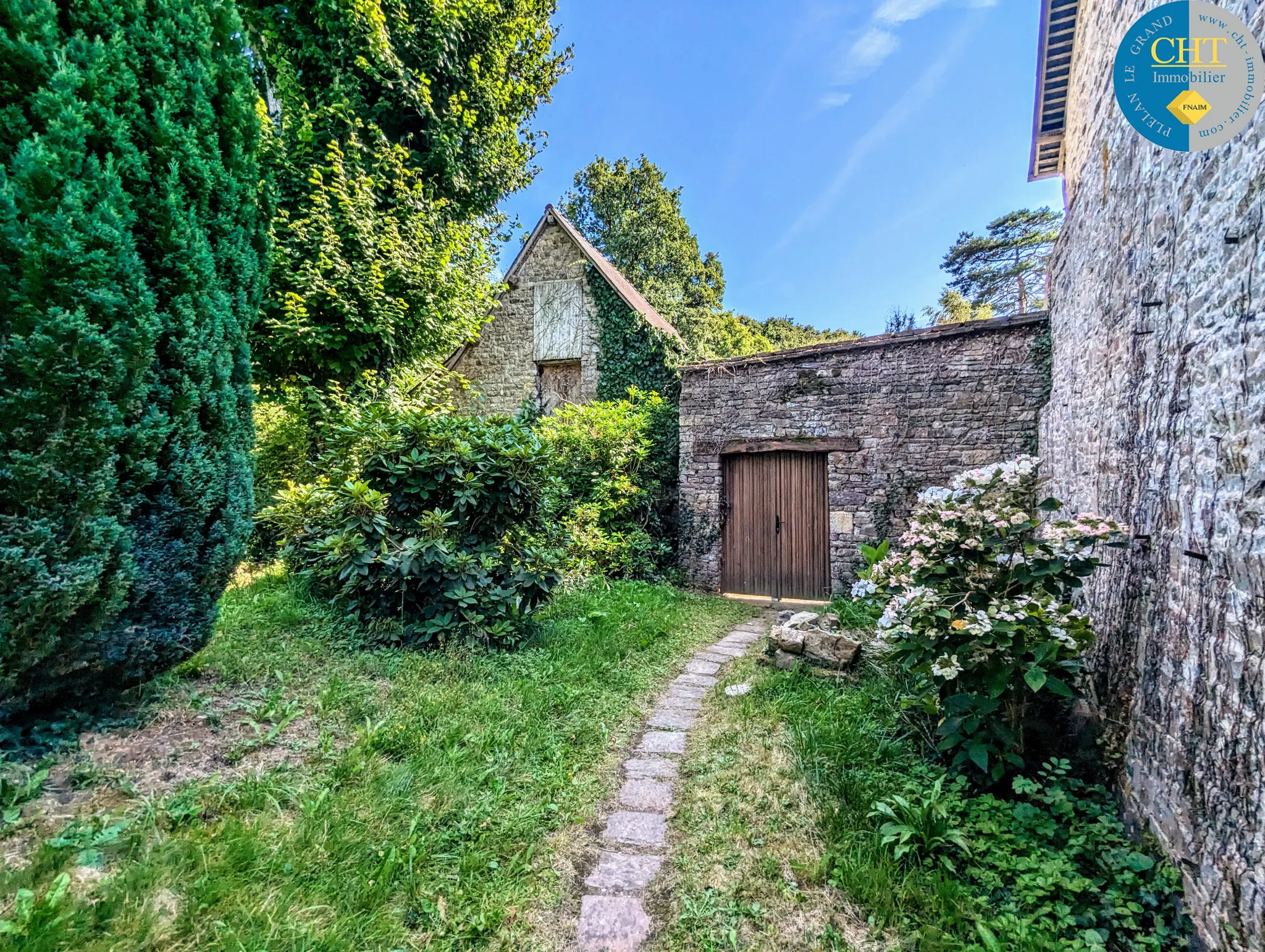 Plélan-Le-Grand : Maison en pierres de caractère à vendre 