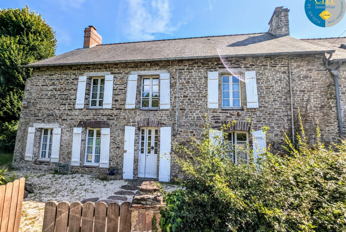 Plélan-Le-Grand : Maison en pierres de caractère à vendre 