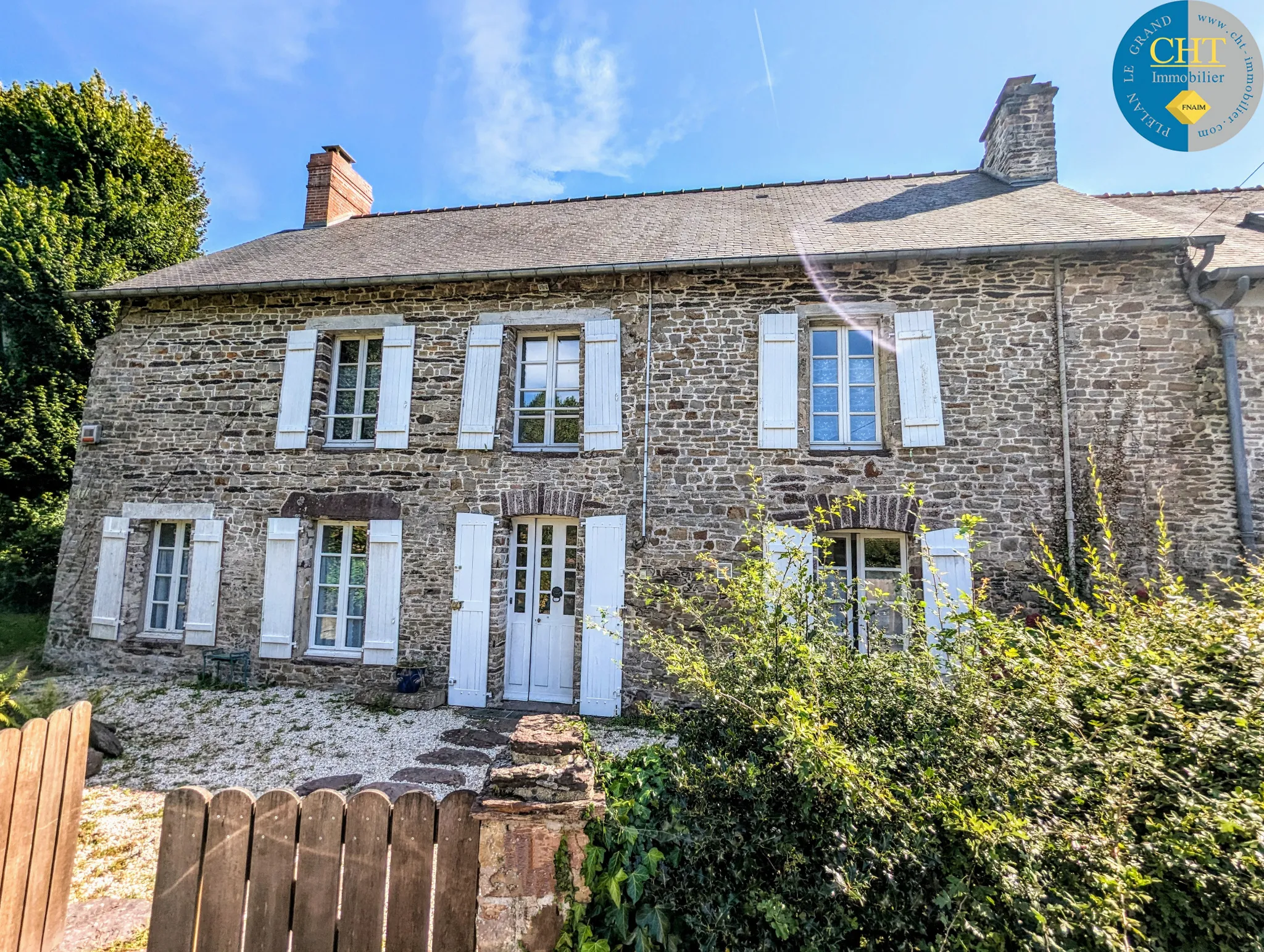 Plélan-Le-Grand : Maison en pierres de caractère à vendre 