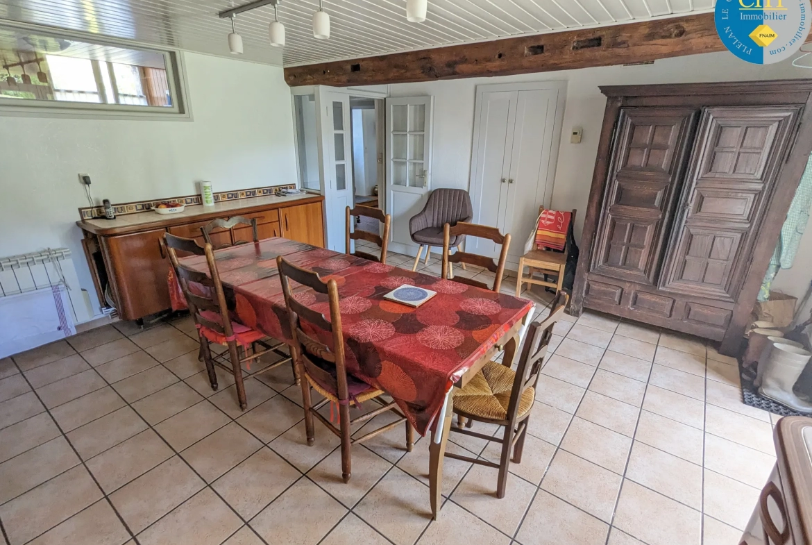 Plélan-Le-Grand : Maison en pierres de caractère à vendre 