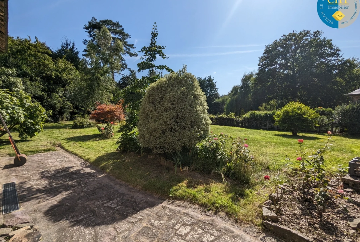 Plélan-Le-Grand : Maison en pierres de caractère à vendre 