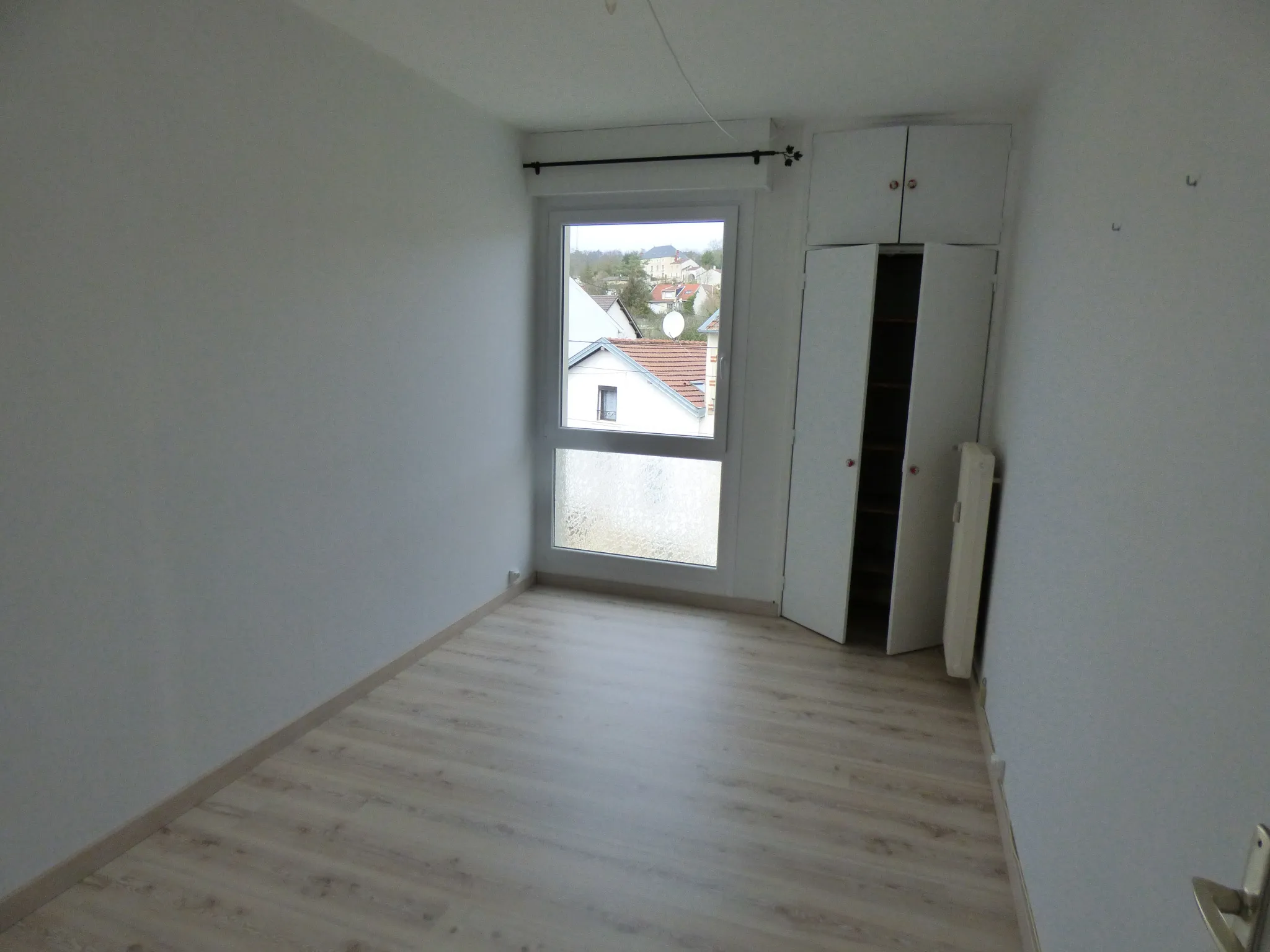 Essey-les-Nancy : Bel appartement T5 avec terrasse et garage 